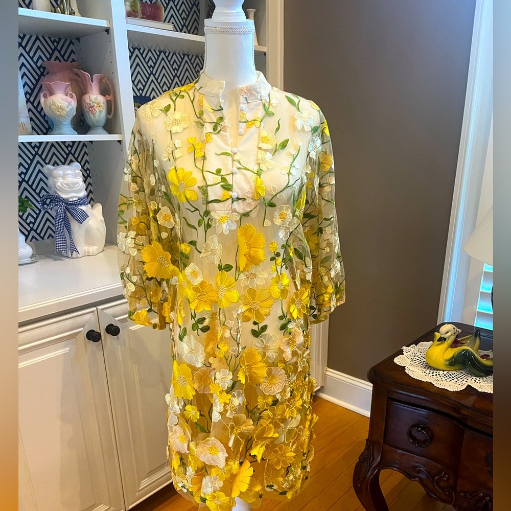 Marie by Victoria Dunn Floral Yellow and Cream Dress small